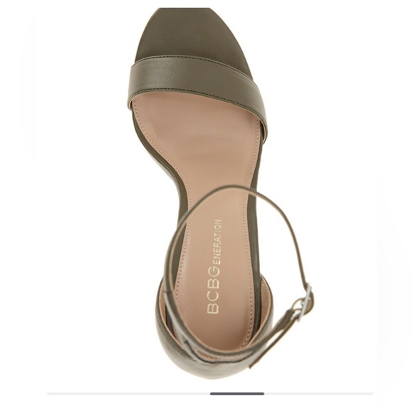 Women's Noelli Chain Detailed Platform Sandal - Picture 4 of 10